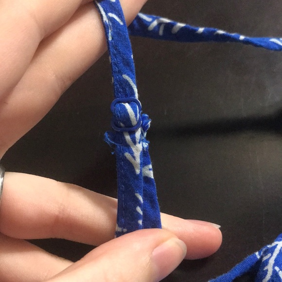 Old Navy blue spaghetti strap flow-y top - Picture 4 of 4